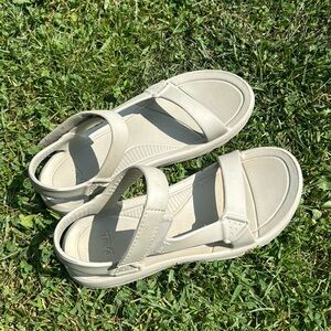 Men’s Size 12 Hurricane Drift Teva Sandals Taupe